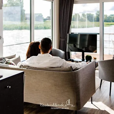 Hausboot Kranichnest Ribnitz-Damgarten