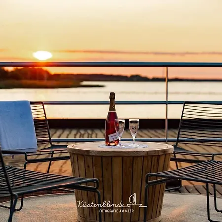 Hausboot Kranichnest Ribnitz-Damgarten